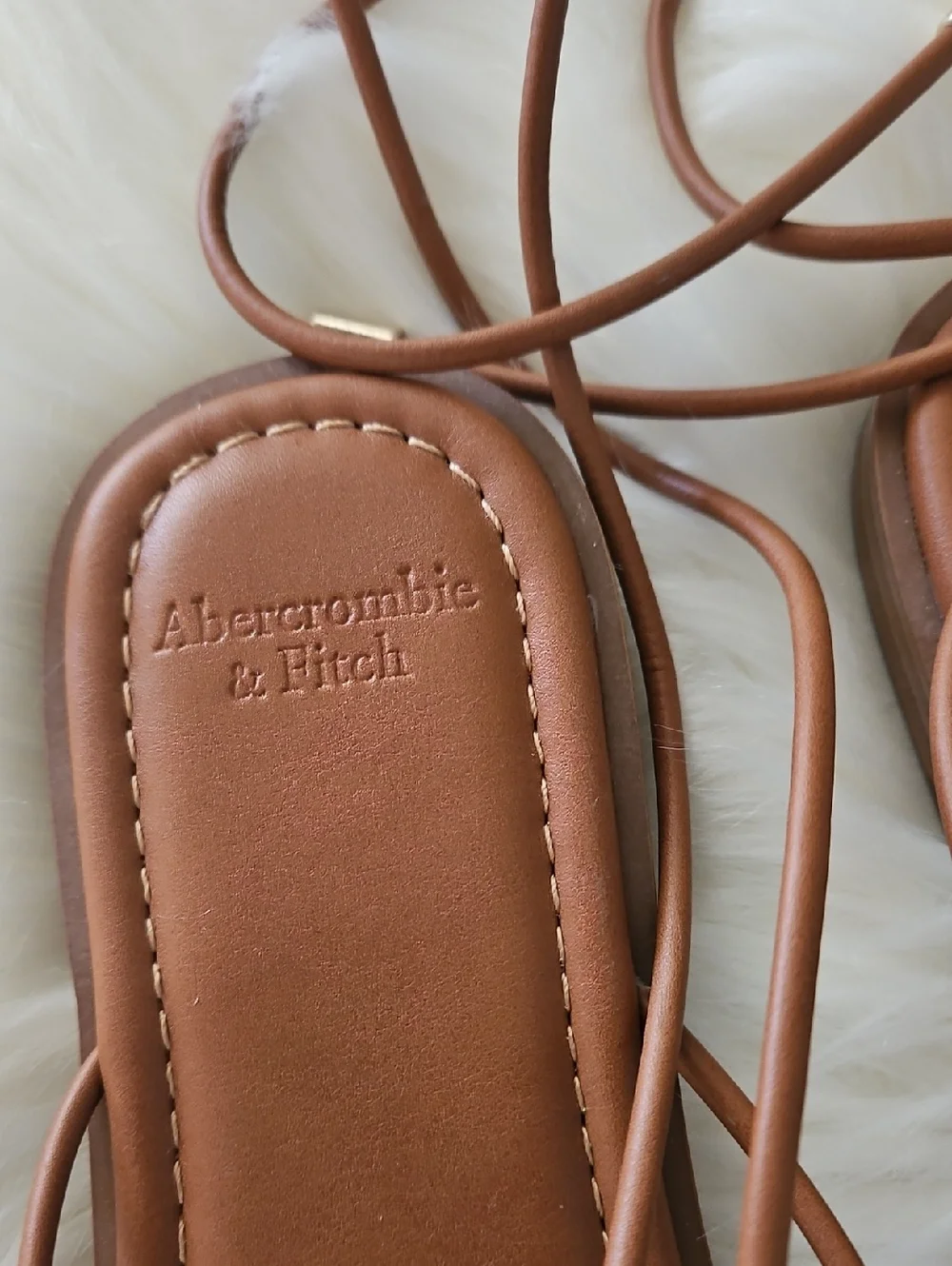 Size 6 Abercrombie & Fitch Tan Lace-Up Strappy Flat Sandals - Picture 2 of 4